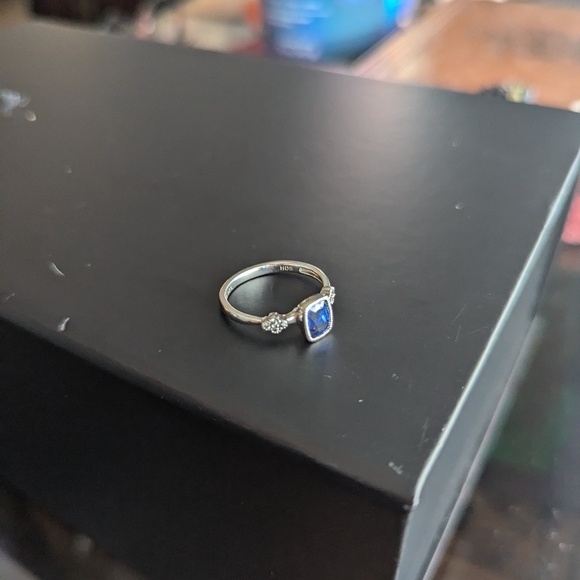 (lab) Blue Sapphire and sterling silver ring, size 7 - Picture 5 of 6